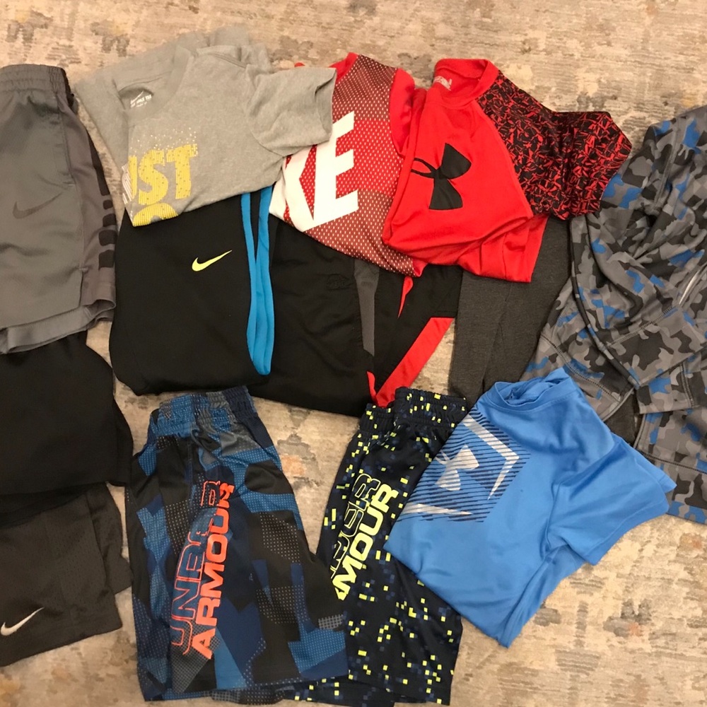 Boys athletic lot size 6